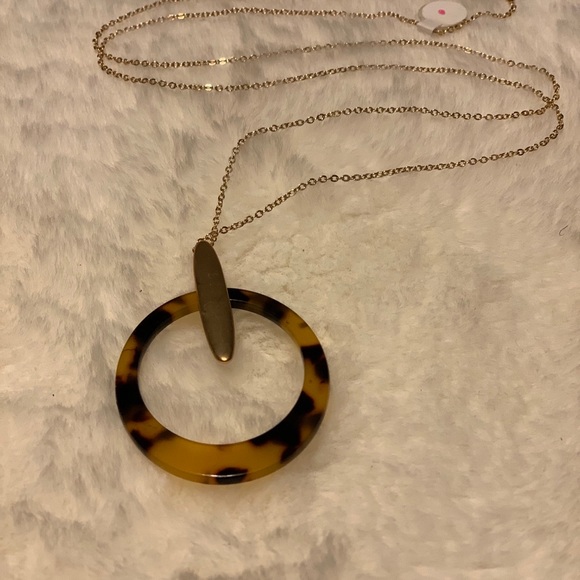 Women fashion Necklace - Picture 3 of 3